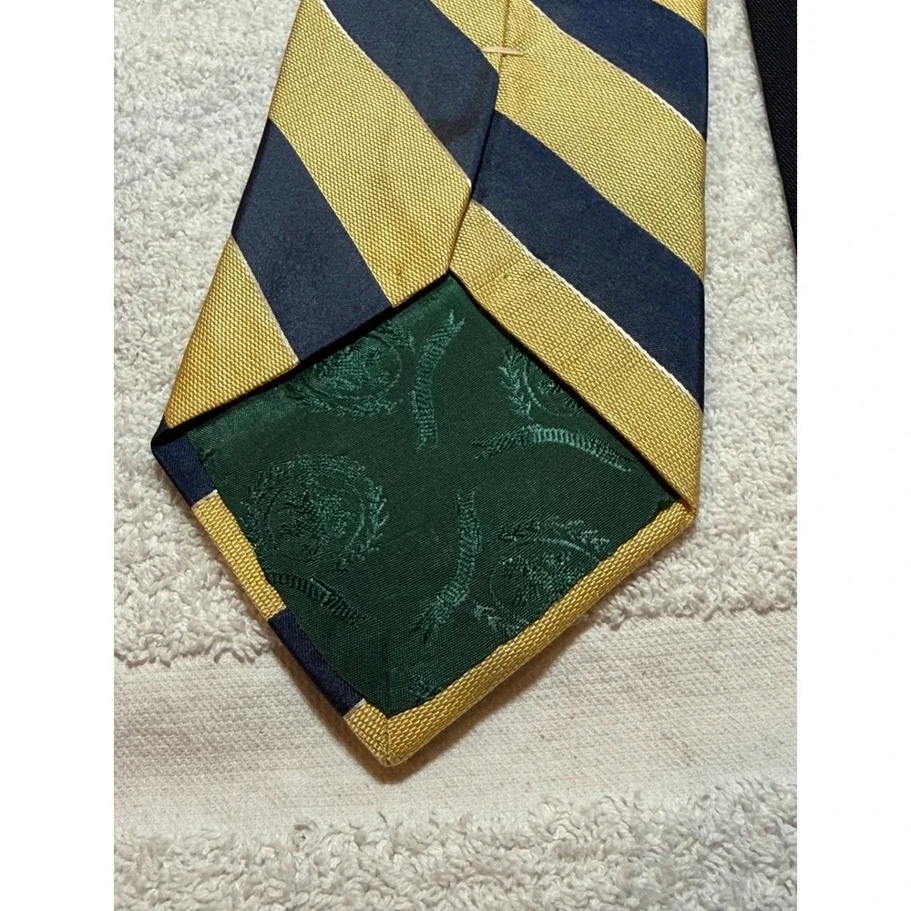 Tommy Hilfiger Mens Silk Tie Navy Blue Gold Yellow Striped Classic Prep Crest